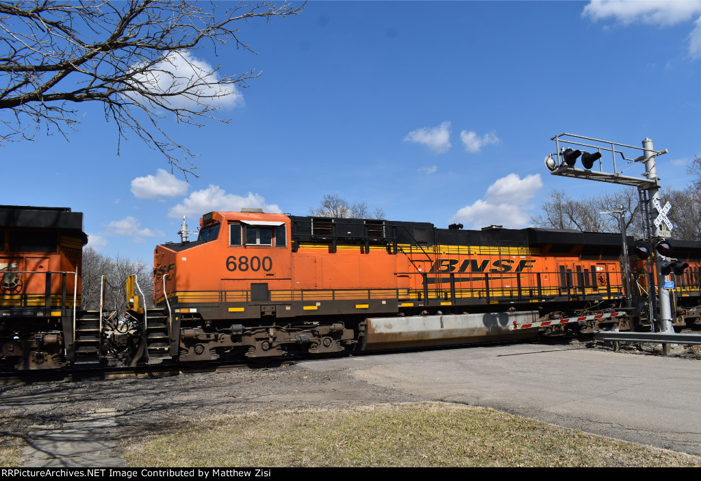 BNSF 6800